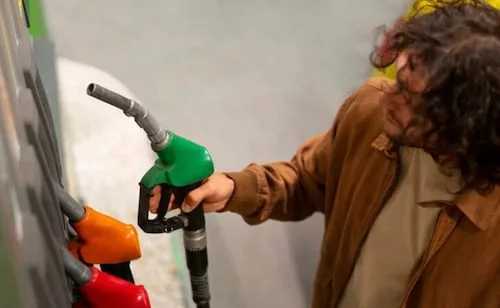 Qué le pasa a tu auto si mezclas diferentes gasolinas