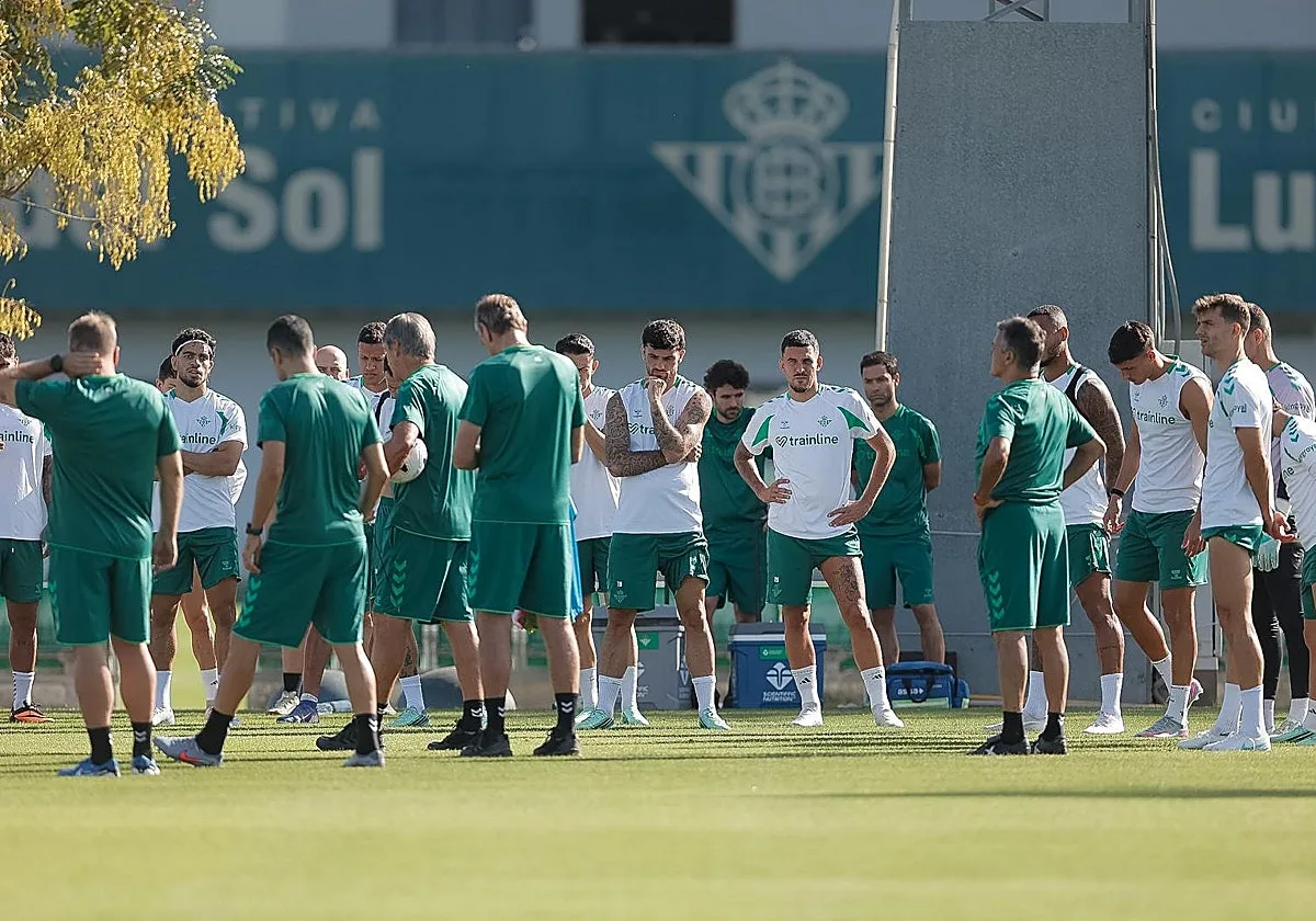Alineaciones probables del Betis - Barcelona de LaLiga EA Sports 2026-2027: onces y banquillo de suplentes