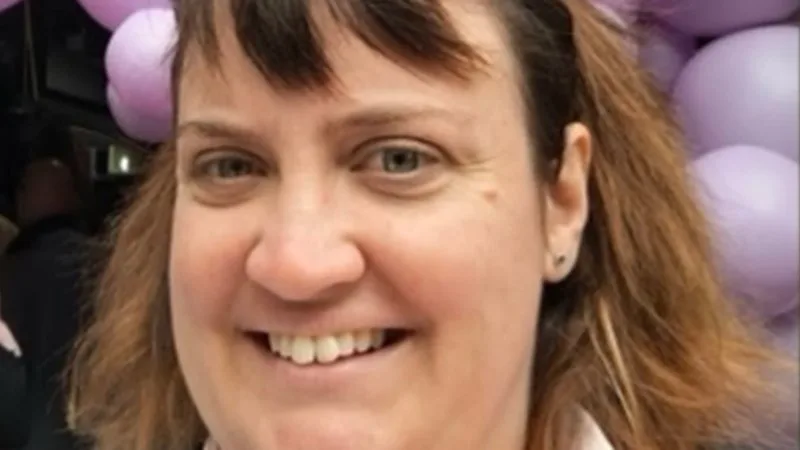 Drones, dogs and divers deployed as police search Swan River for missing woman