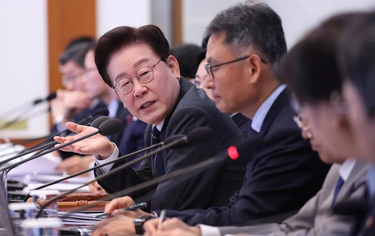 李대통령 “거짓말까지 하며 ‘비공개 국무회의’ 압박… 이해 어려워”