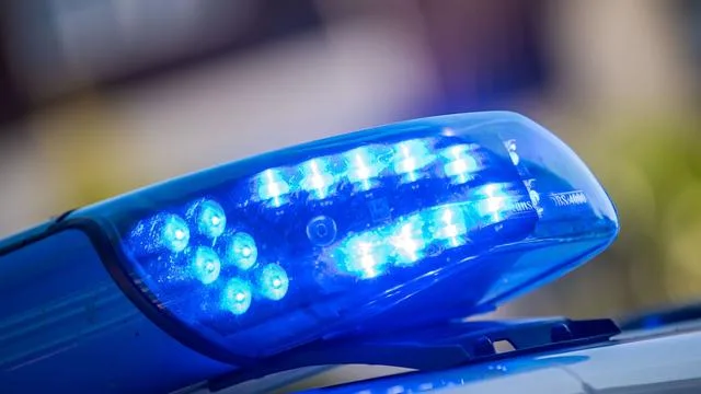 Unfälle: Drei Verletzte nach Kollision - B 216 stundenlang gesperrt