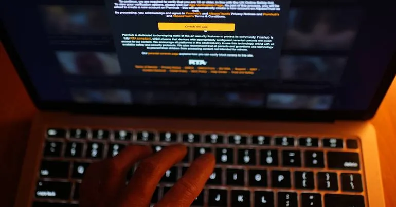 Reino Unido proíbe pornografia que retrate estrangulamento
