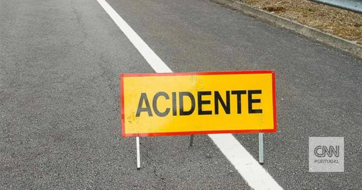 Um morto em colisão entre motociclo e viatura ligeira em Alfeizerão
