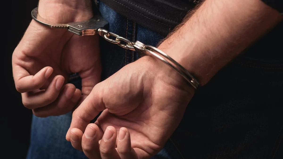 Drugs worth over ₹1 crore seized, peddler held