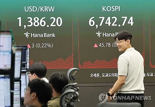 환율 1,380원대 후반으로 상승…수출업체 달러 매도는 지속