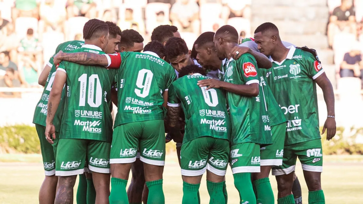 Evanderson valoriza elenco após acesso do Uberlândia na Série D: "Família"