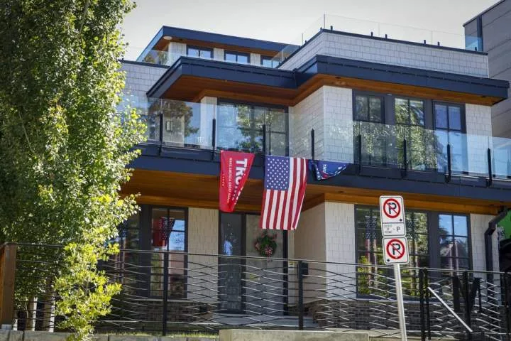 Calgary home with pro-Trump flags vandalized amid cross-border trade war