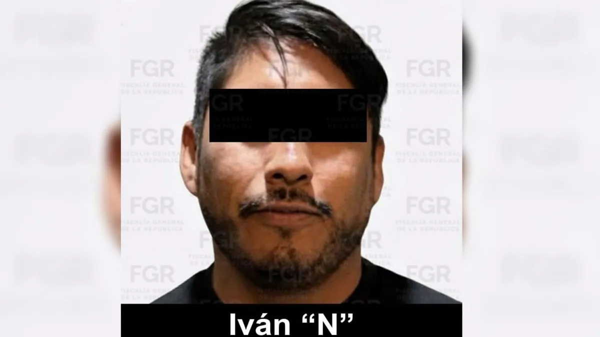 Procesan a Iván ‘N’, líder de Los Cromos, por posesión de armas y narcomenudeo; dan prisión preventiva