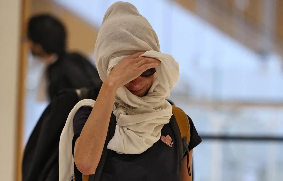 Affaire Mia : A la barre, sa mère livre un récit parano et victimaire contre l’ASE et ses « réseaux pédocriminels »