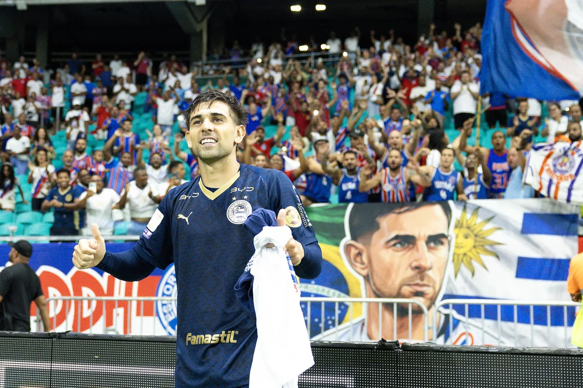 Acevedo ganha homenagem e se aproxima de status de ídolo no Bahia