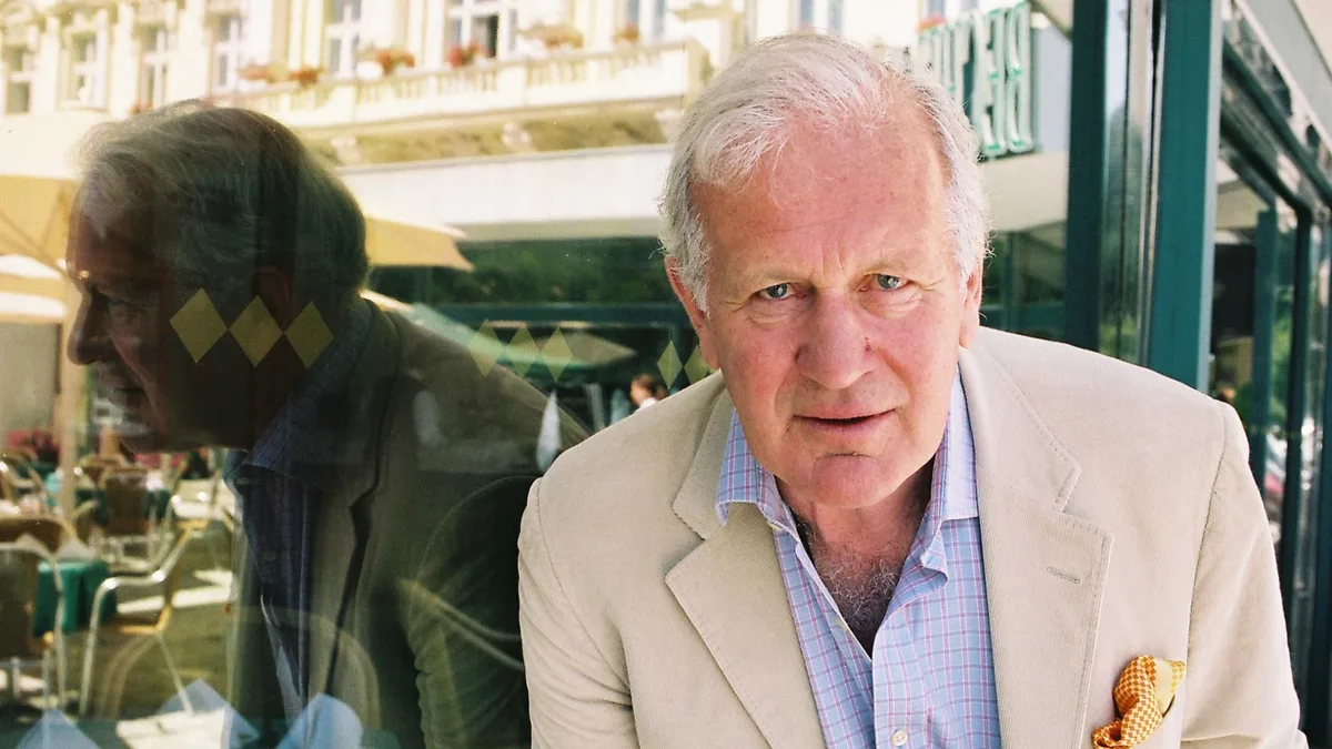 Décès du britannique John Irvin, réalisateur de la série "La Taupe" et du film "Le Contrat'" avec Arnold Schwarzenegger