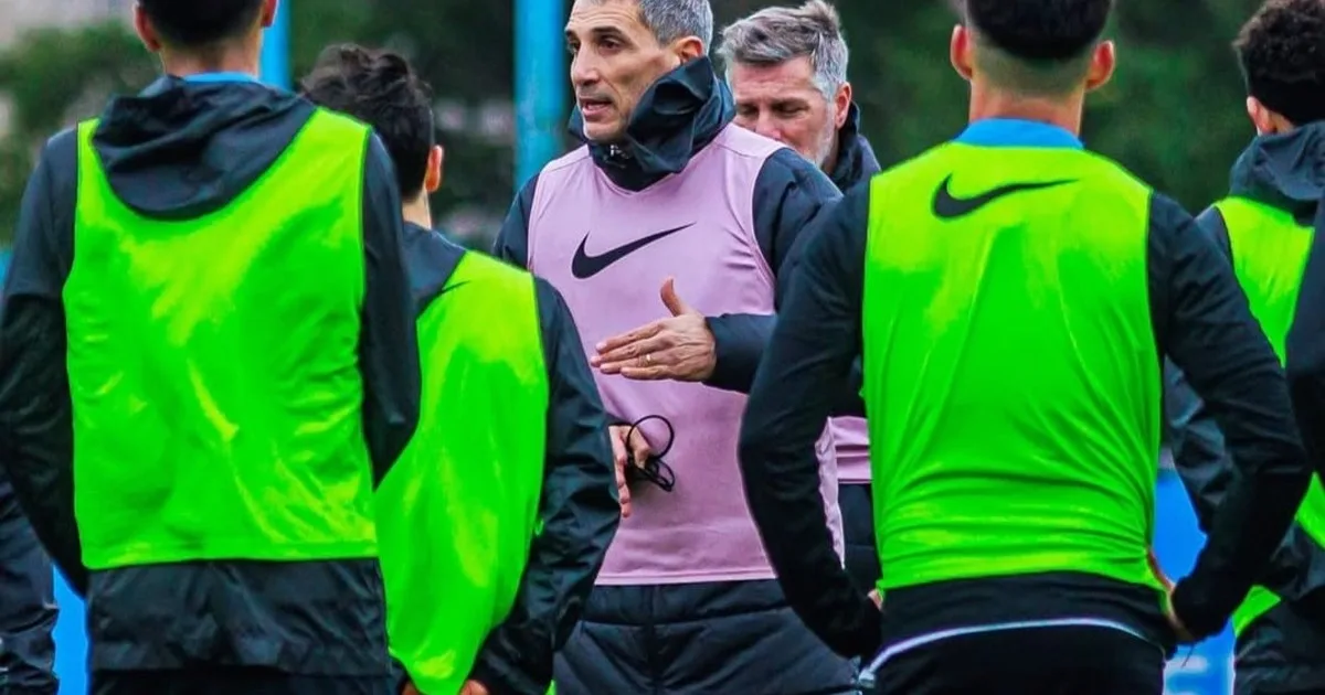 El delantero recuperado de una lesión y los 11 con que ensayó Vojvoda para Racing - Belgrano