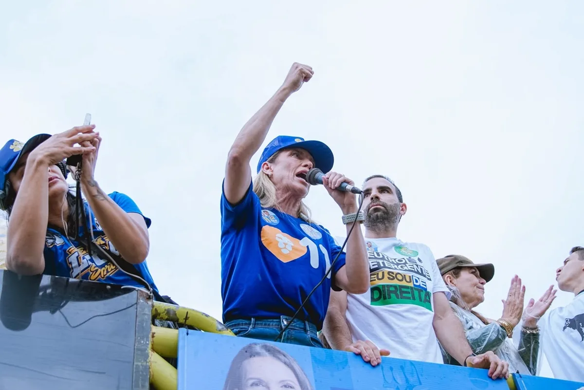"Exército verde amarelo vai até o final", diz Celina em motocarreata no DF
