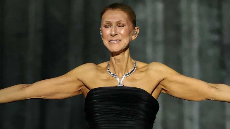 "Je m'ennuie déjà de vous": Céline Dion clôt en apothéose cinq semaines de concerts à Paris