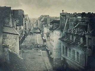 Avec ses clichés des émeutes de juin 1848, ce Parisien a peut-être pris les premières photos de reportage de l’histoire