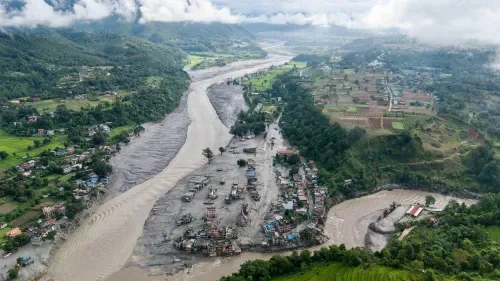 Fresh flood threat looms over Nepal and Tibet as more than 1,400 remain missing