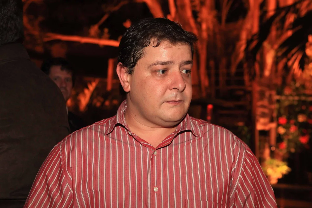 Lulinha tinha 'comunhão de interesses econômicos' com lobista que negociava contrato no governo Lula, diz PF