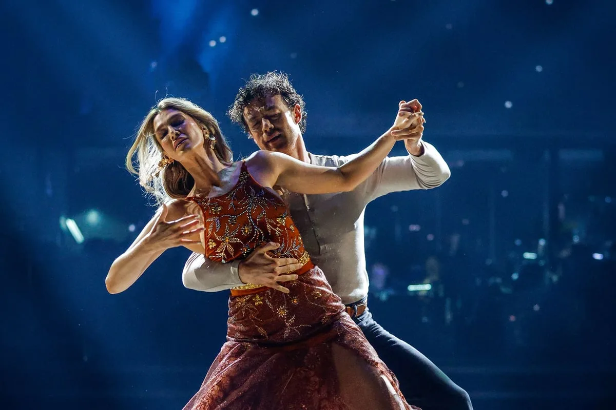 Strictly leaderboard topper Delta Goodrem to skip next dance after rib injury