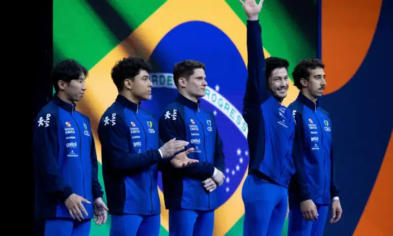 Arthur Nory passa bem após susto na barra fixa nas eliminatórias do Mundial