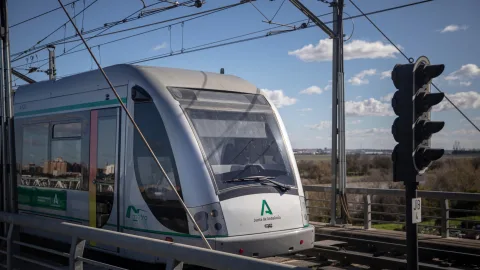 La Junta aparca el tranvía del Aljarafe mientras Camas sigue esperando la línea 2 del metro