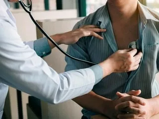 Gestes et propos « déplacés », « méthodes douteuses » : un cardiologue de Lorient visé par des plaintes de patientes