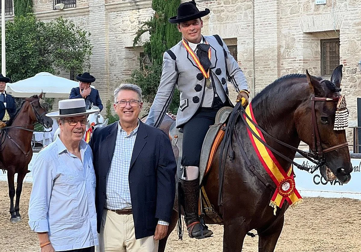 Francisco Amador vuelve a ganar en las Caballerizas de Córdoba la Copa de España de Alta Escuela