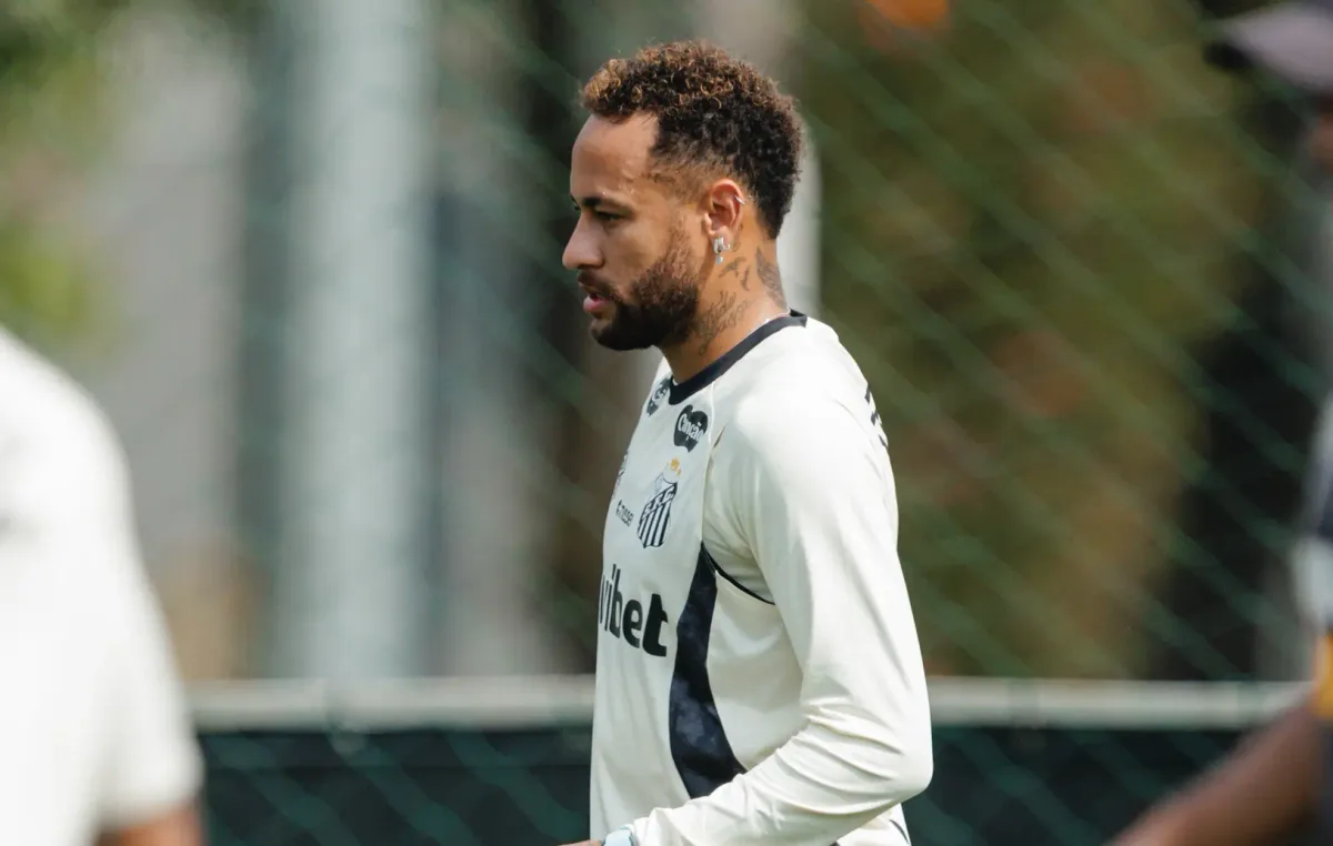 Neymar é relacionado pelo Santos para clássico com Corinthians; veja lista