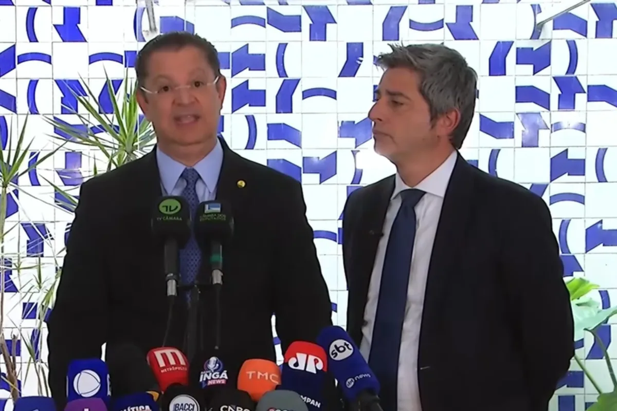 Oposição ameaça suspender campanha eleitoral por impeachment de Moraes