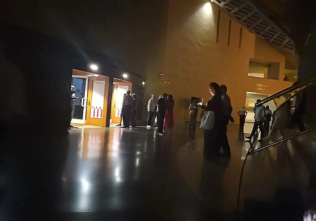 El Maestranza pide «actuar con rigor» hasta que se no se conozca el origen del fallo que provocó el apagón del concierto