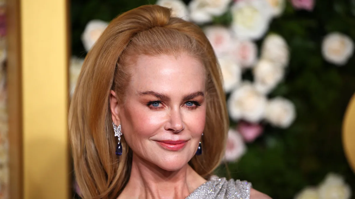 Nicole Kidman, 59, Shares Rare Photo With Lookalike Sister