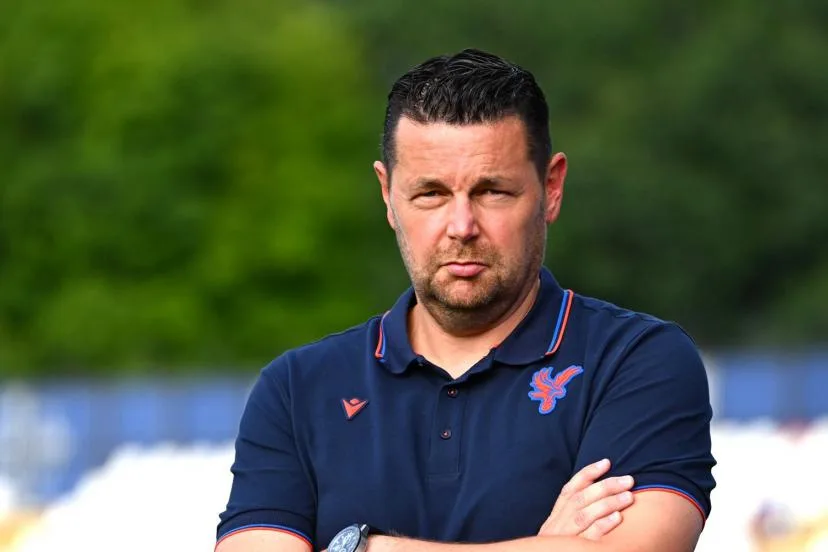 Tiens, revoilà Pierre Sage : Crystal Palace et son entraîneur français viendront à Lyon pour la phase de ligue de C3