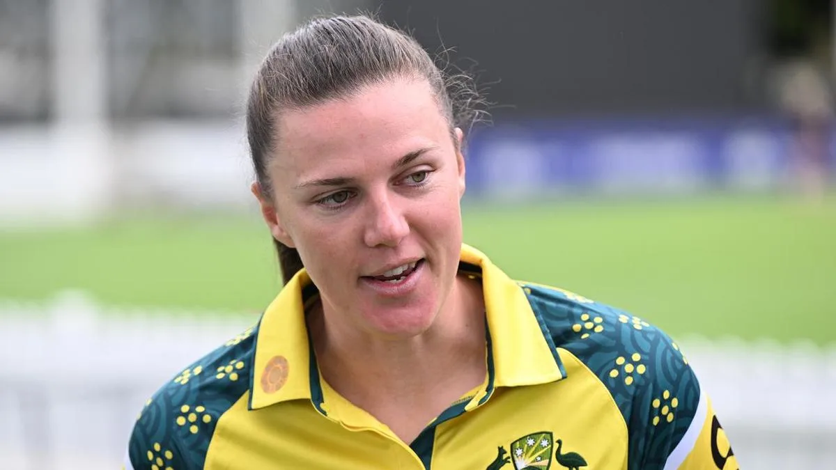 Unchanged Australia bowl first in ODI with Bangladesh
