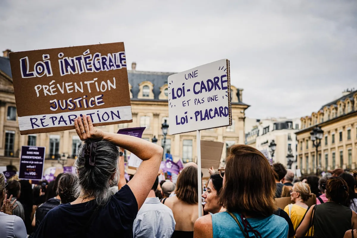 Adoption de la loi intégrale contre les violences sexuelles : « Une avancée incroyable » selon les féministes