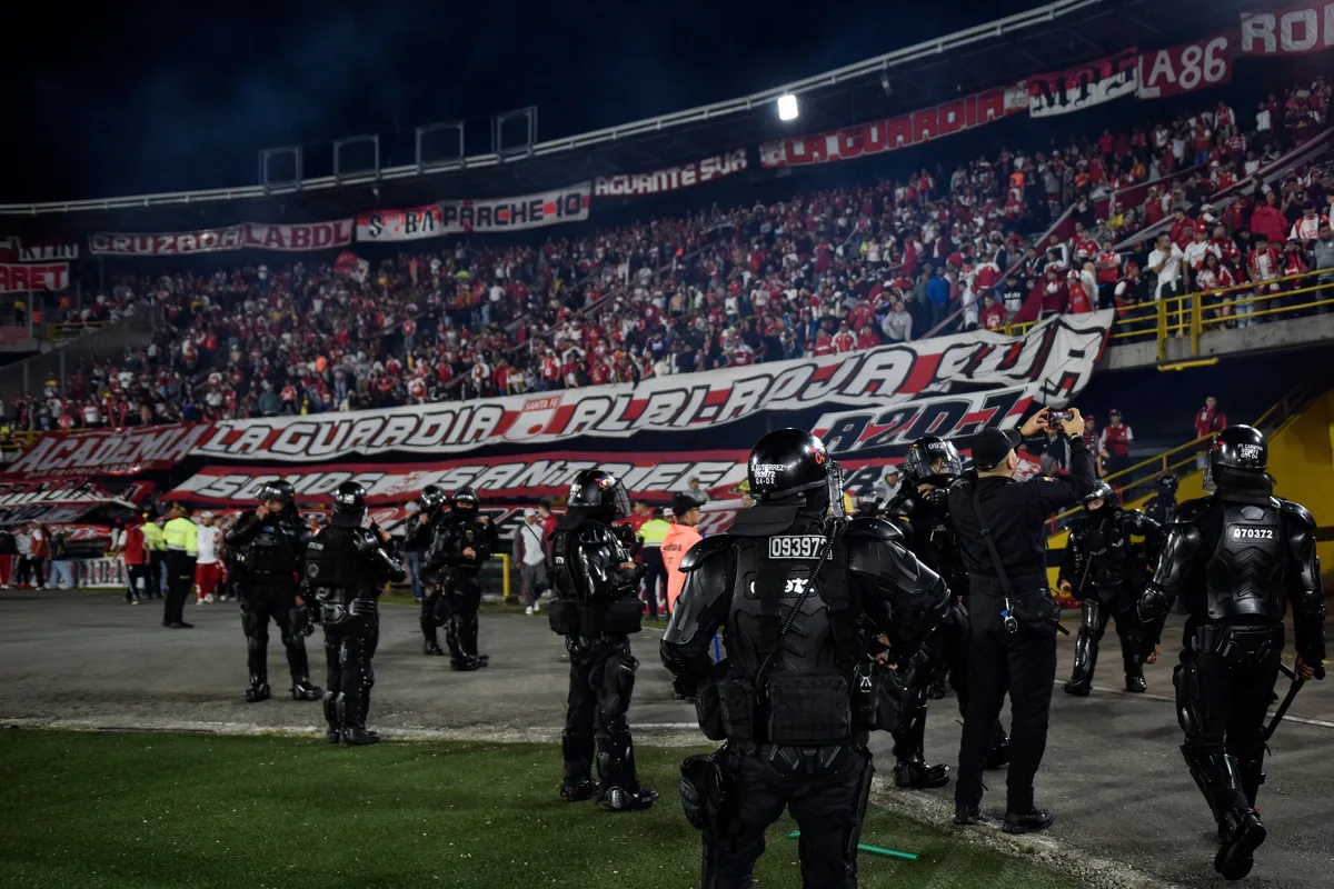 Santa Fe decidió que barras bravas no podrán ingresar al estadio para el clásico contra Millonarios: les devolverá el valor de los abonos