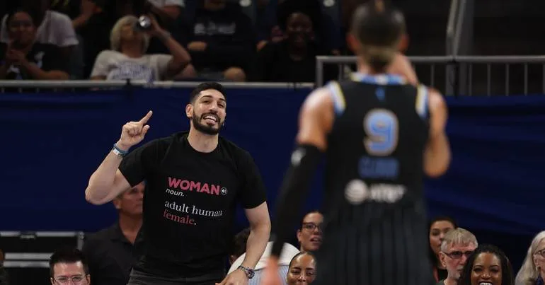 Como o debate sobre atletas trans tomou conta da WNBA