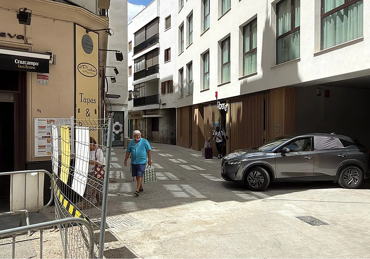 El tráfico vuelve a la calle Albareda tras cuatro meses cerrada por obras