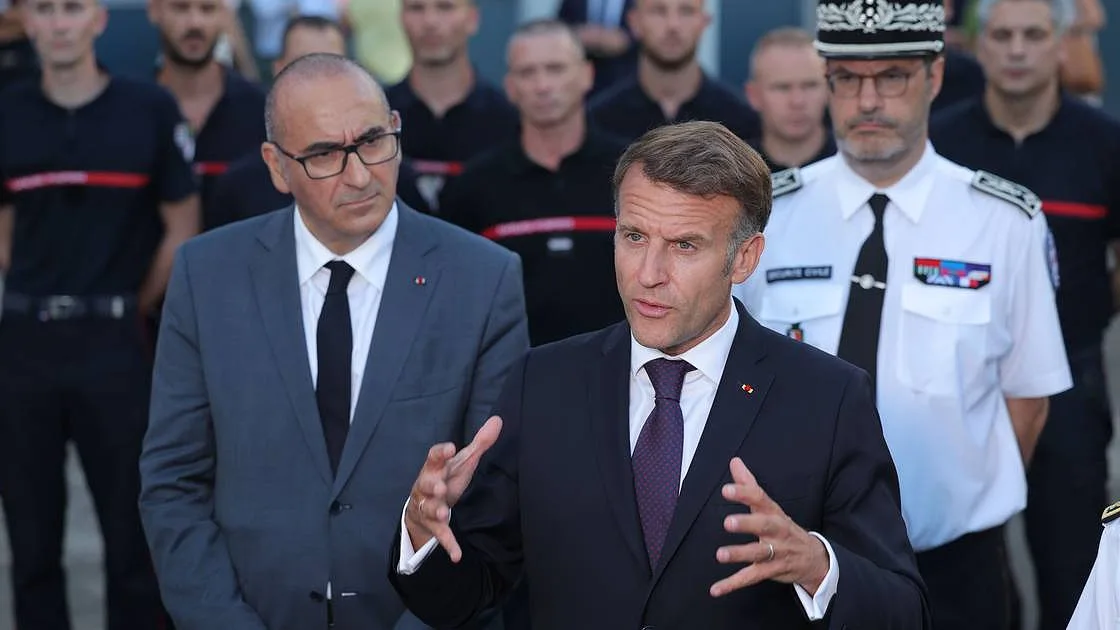 Macron rejeita pedido de demissão apresentado por ministro do Interior
