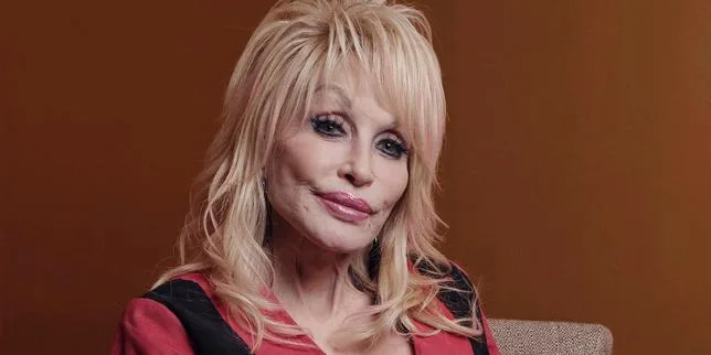 Dolly Parton, reine de la musique country et autrice-interprète de la chanson culte « Jolene », est morte à l’âge de 80 ans