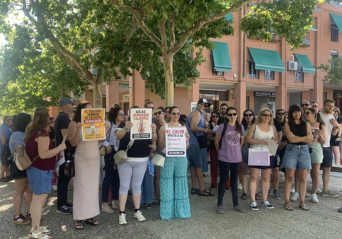 Las AMPAs de Toledo se concentran este miércoles en Zocodover para exigir climatizar los colegios