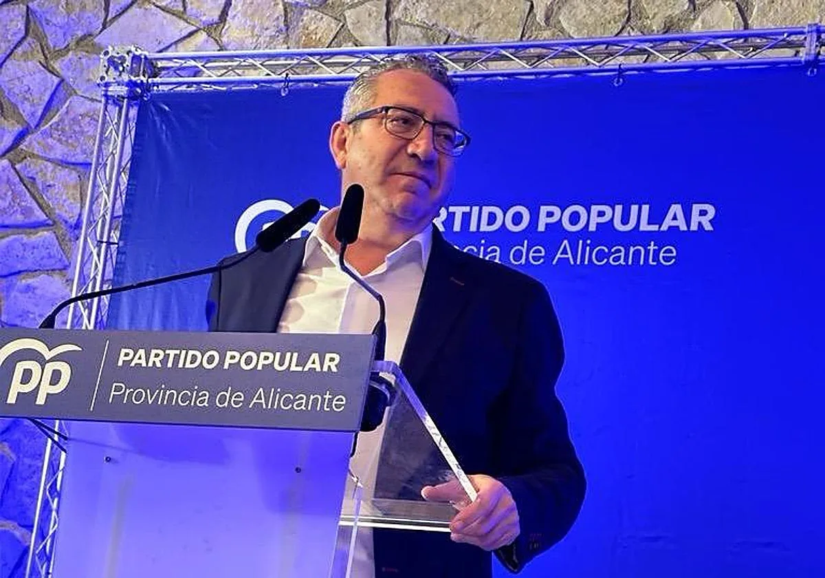 Toni Pérez replica al ministro Puente: «Alicante no renuncia a la segunda pista del aeropuerto»