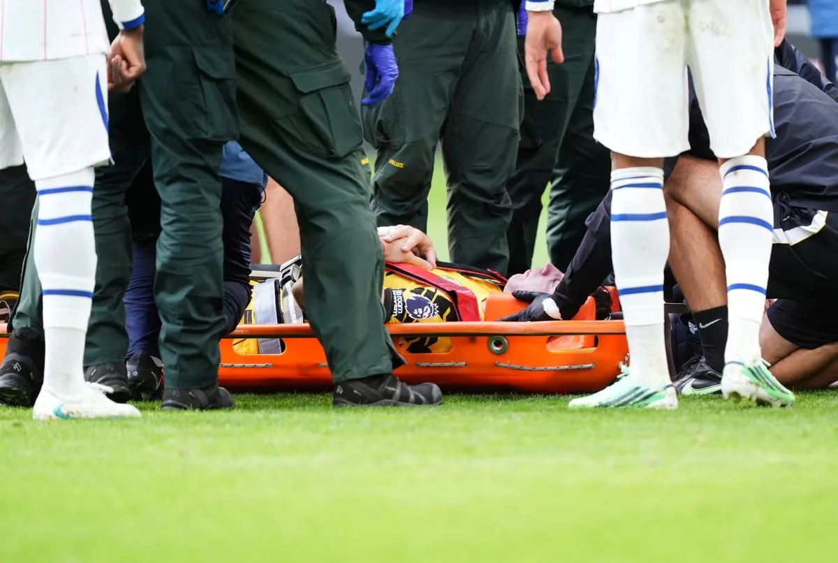 Xabi Alonso issues Emi Martinez update as Chelsea goalkeeper taken to hospital after horror clash
