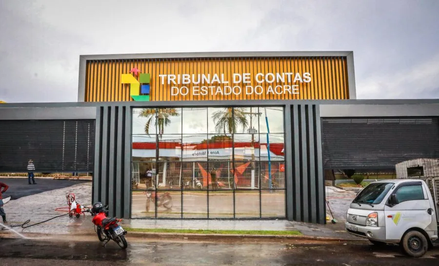 TCE, PGE e Sefaz firmam acordo para modernizar gestão de boletos de multas