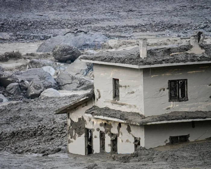 What caused the catastrophic flood in Nepal and Tibet – and how does a glacier collapse?