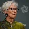 Lagarde pede a Putin para dar prioridade à paz e promover a prosperidade económica
