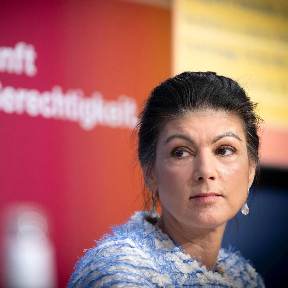 Parteien - Wagenknecht ruft Höcke erneut zu Gespräch auf