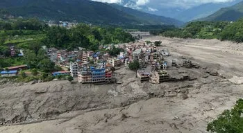 Mais de 300 turistas estão desaparecidos no Nepal após cheias torrenciais