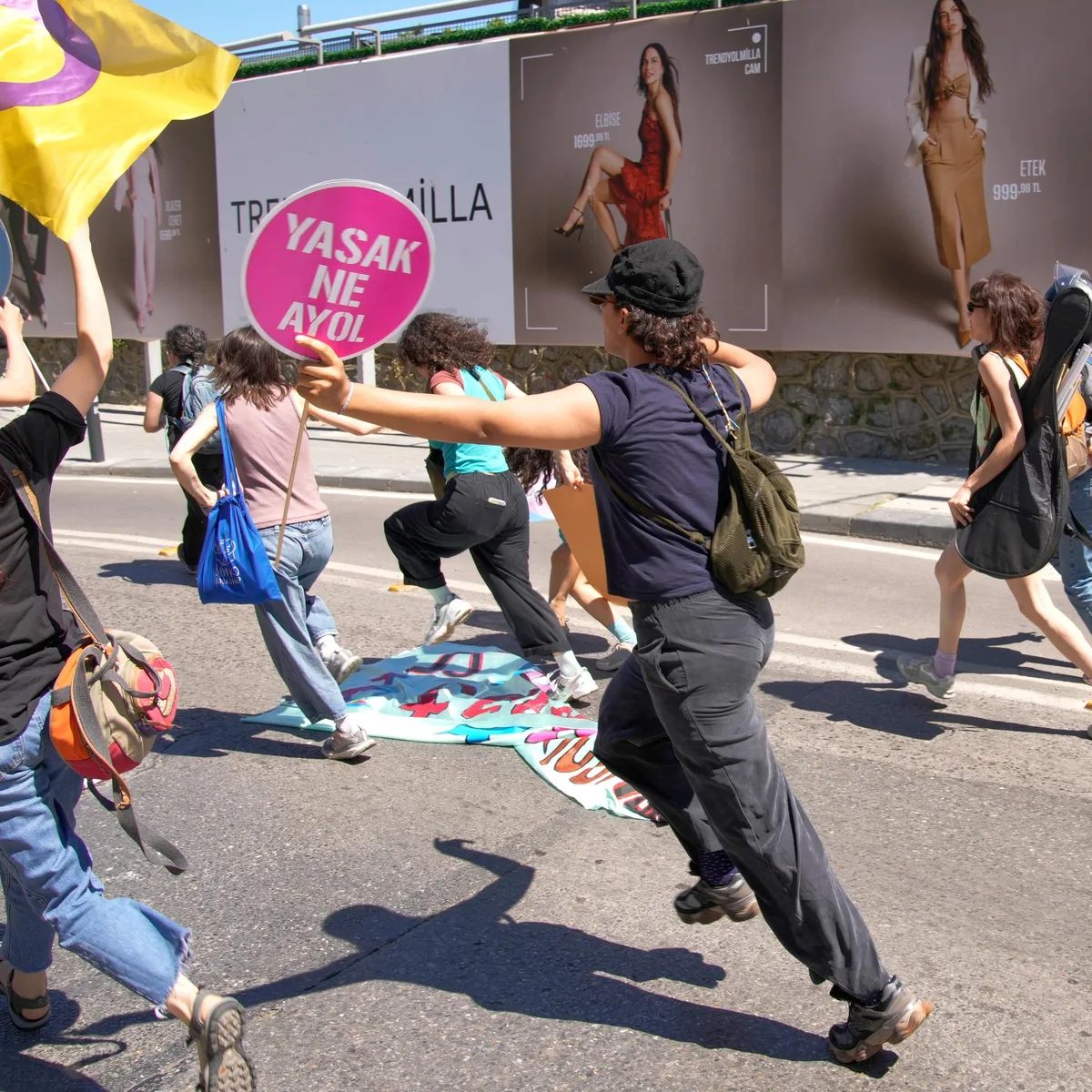 Türkei - Landesweite Razzien und zahlreiche Festnahmen bei LGBTQ-Vereinen