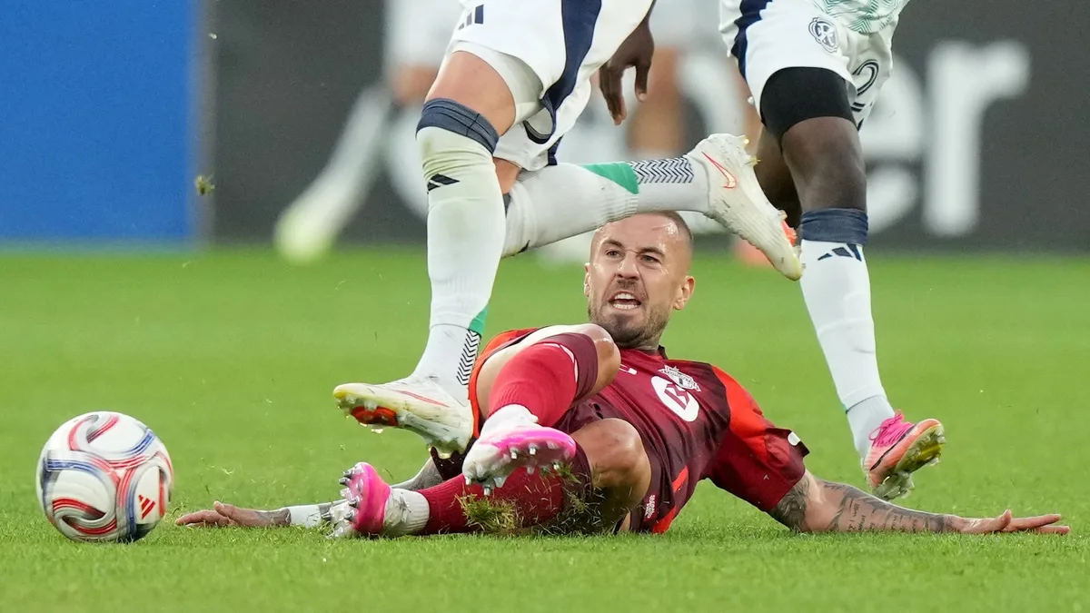 Dorsch scores 1st goal in MLS, Toronto beats Revolution 2-1 for 1st win since April 4