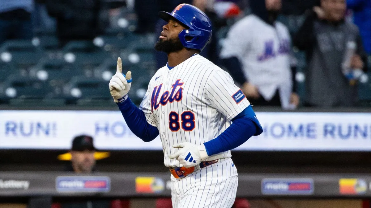 Report: Mets place OF Luis Robert Jr. on outright waivers