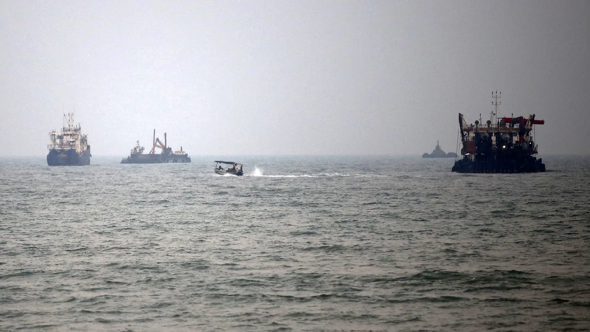 1 killed, 3 wounded as Iranian commercial ship hit in Hormuz Strait